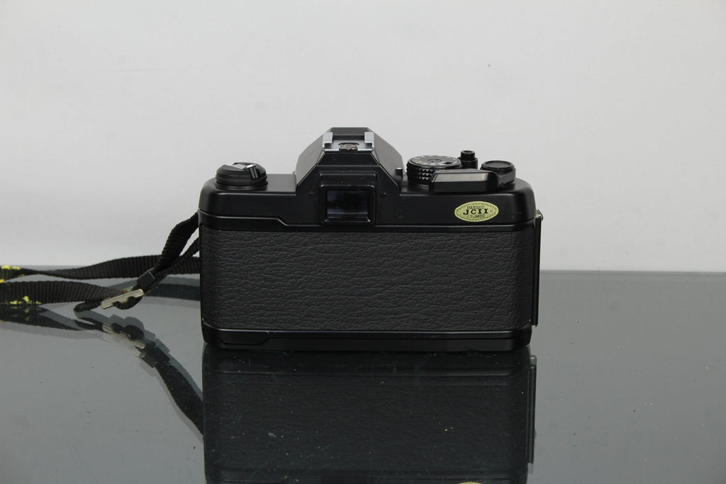 Yashica FX - 3 Super 2000 + Yashica ML 50mm 1:1.9 lens - Dutch|Thrift