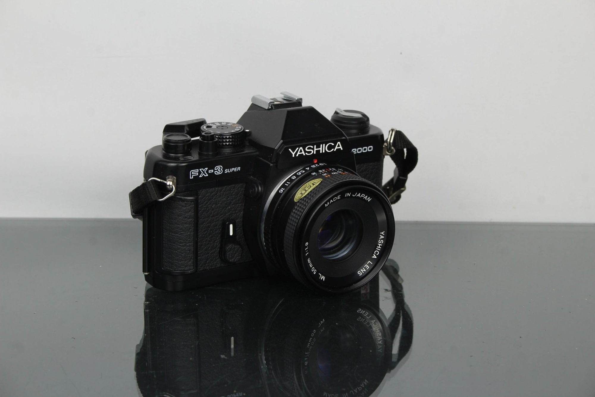 Yashica FX - 3 Super 2000 + Yashica ML 50mm 1:1.9 lens - Dutch|Thrift