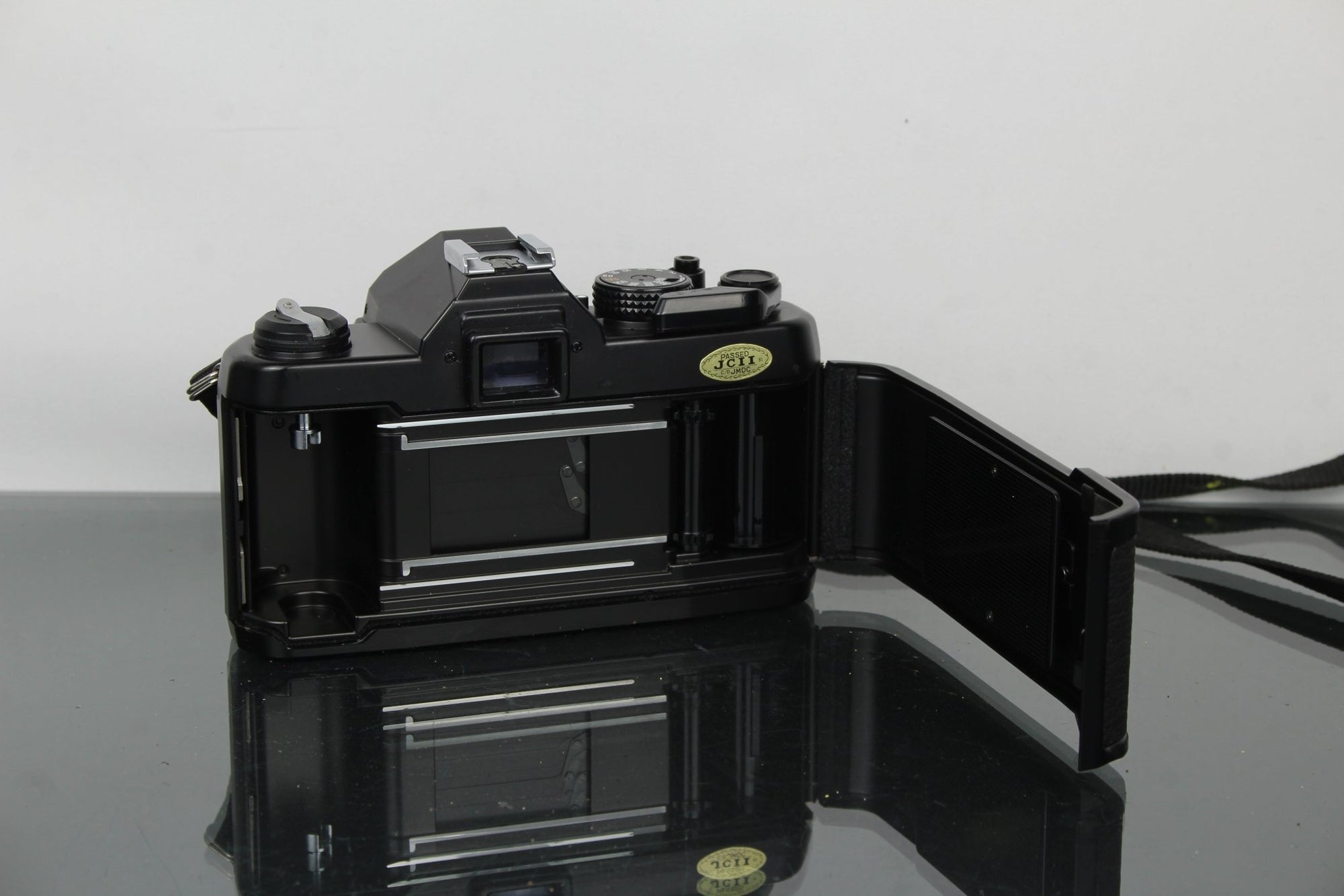 Yashica FX - 3 Super 2000 + Yashica ML 50mm 1:1.9 lens - Dutch|Thrift