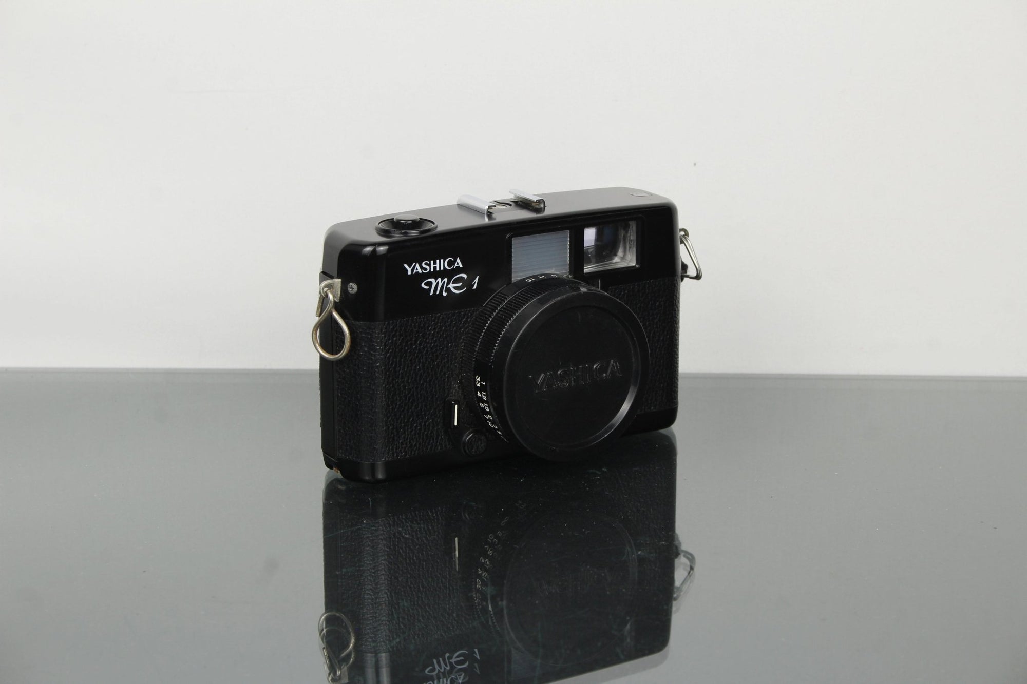 Yashica ME 1 - Dutch|Thrift