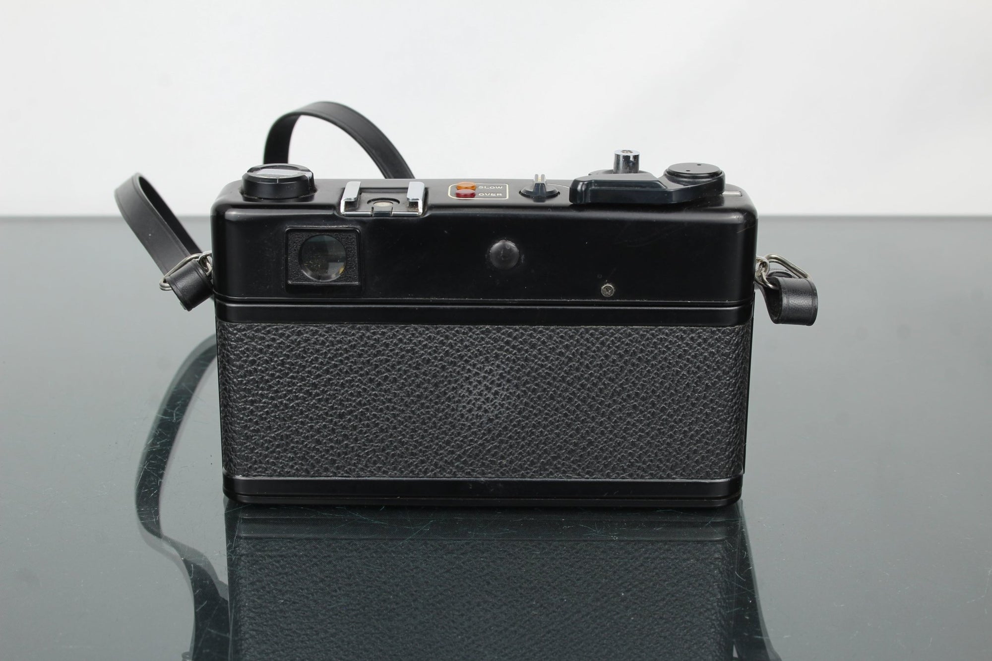 Yashica MG - 1 - Dutch|Thrift