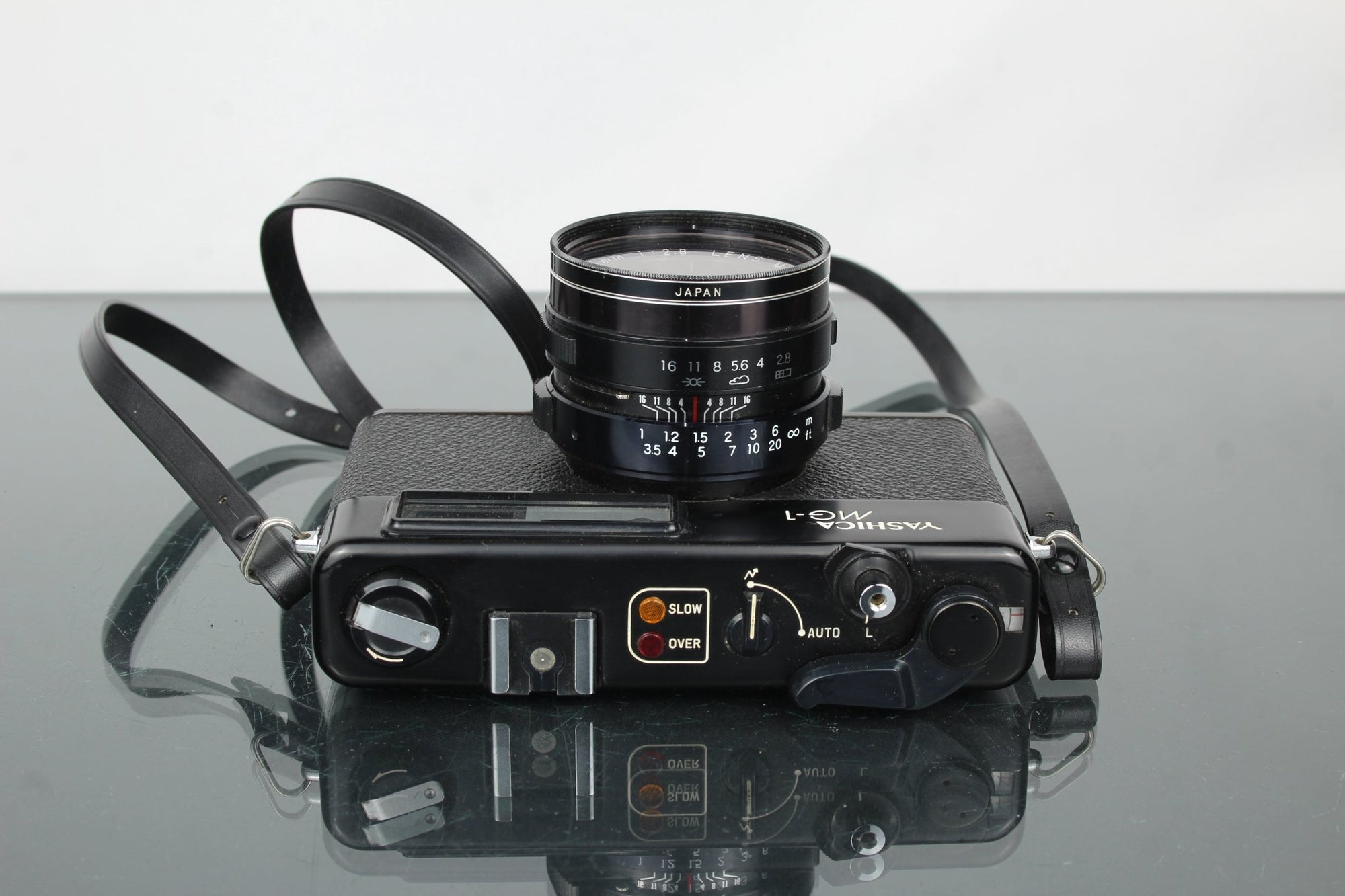 Yashica MG - 1 - Dutch|Thrift