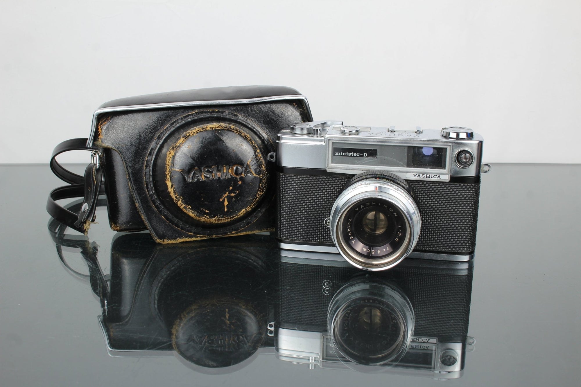Yashica Minister - D - Dutch|Thrift