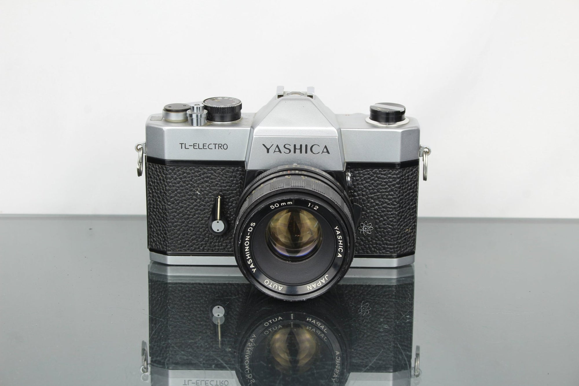 Yashica TL - ELECTRO + Yashinon - DS 1:2 50mm - Dutch|Thrift