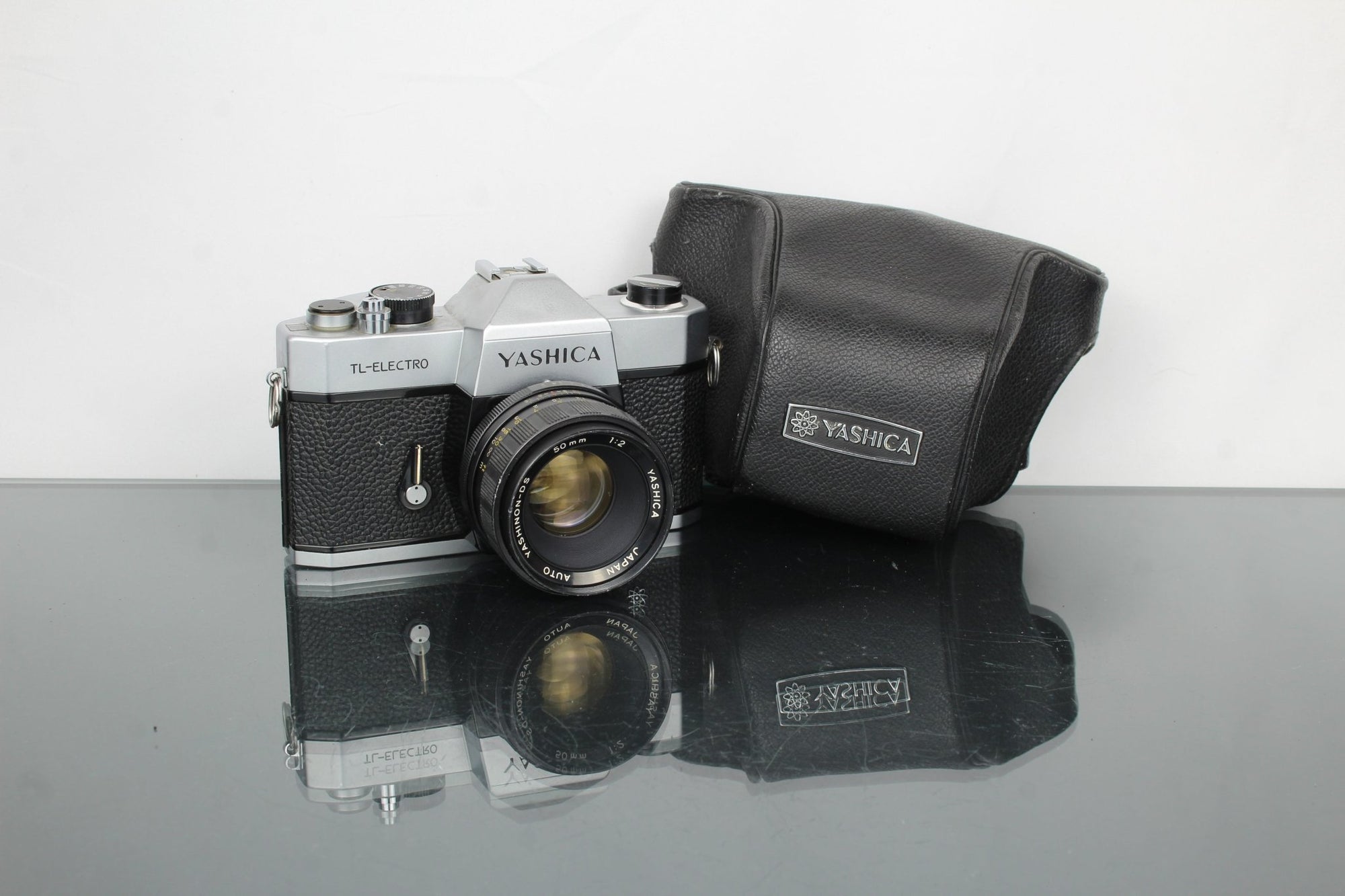 Yashica TL - ELECTRO + Yashinon - DS 1:2 50mm - Dutch|Thrift