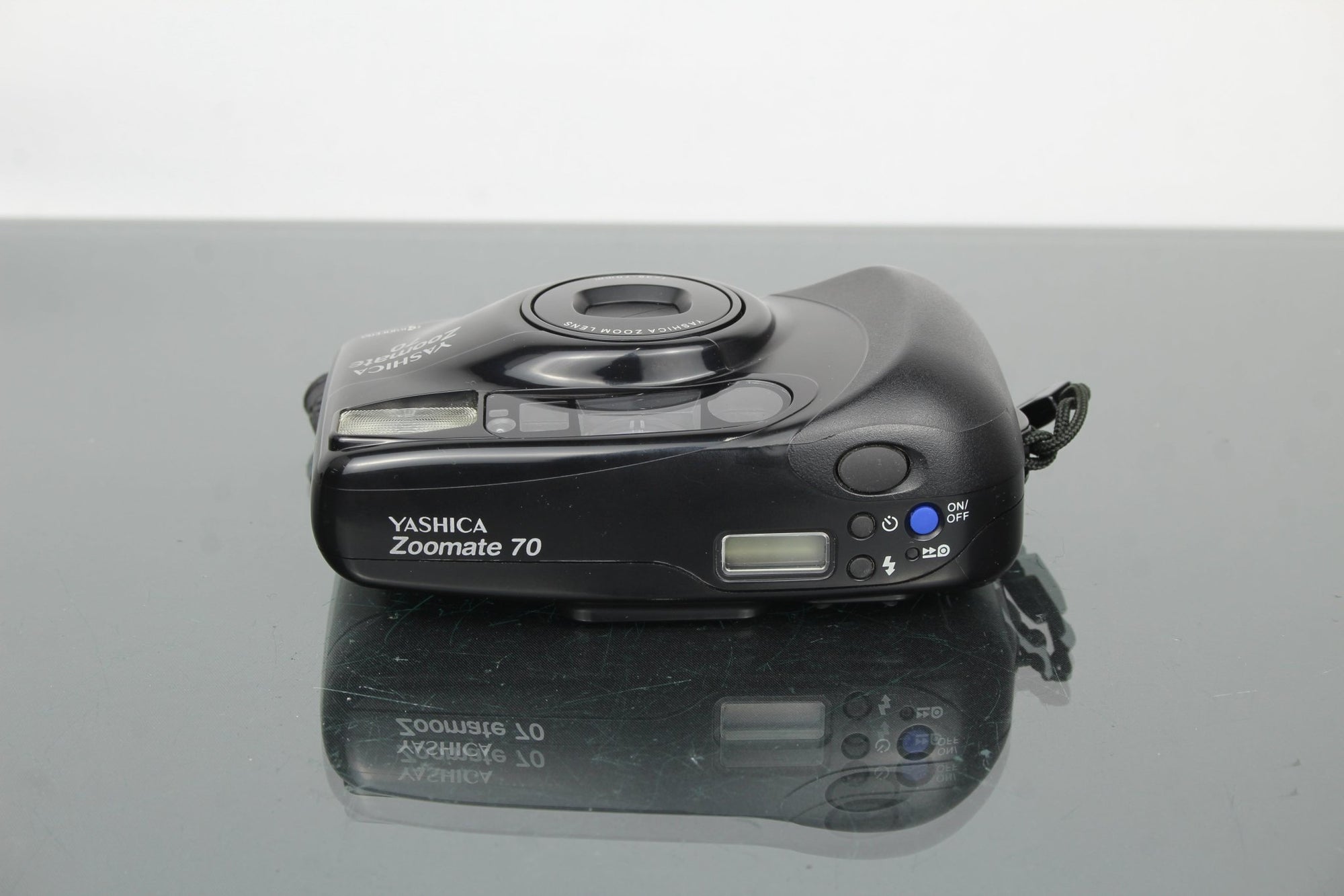 Yashica Zoomate 70 - Dutch|Thrift