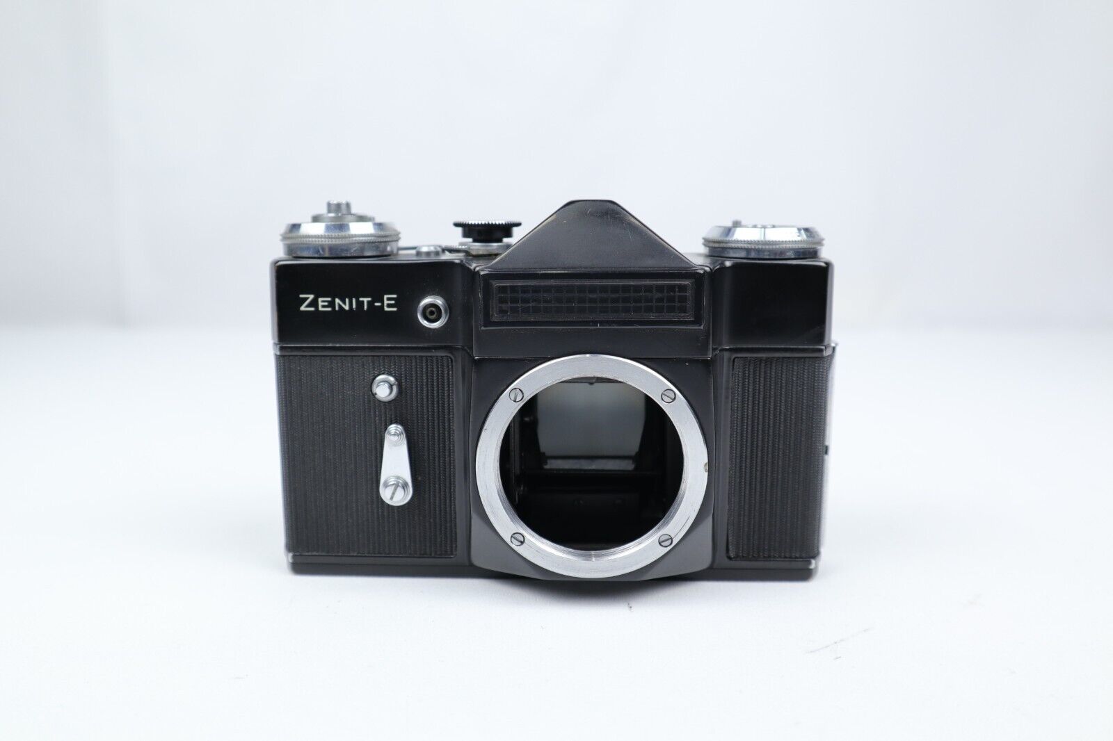 Zenit E | 35mm SLR Film Camera | Body Only - Dutch|Thrift